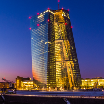 EZB-Hauptquartier bei Nacht